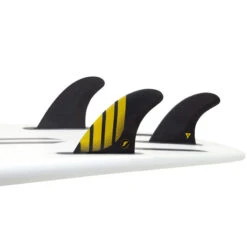 DERIVES FUTURES FINS P4 ALPHA SMALL SET DE 3 THRUSTER (3) 5 DERIVES FUTURES FINS P4 ALPHA SMALL SET DE 3 THRUSTER (3) -SurfMaster derives futures fins p4 alpha small set de 3 thruster 3 2